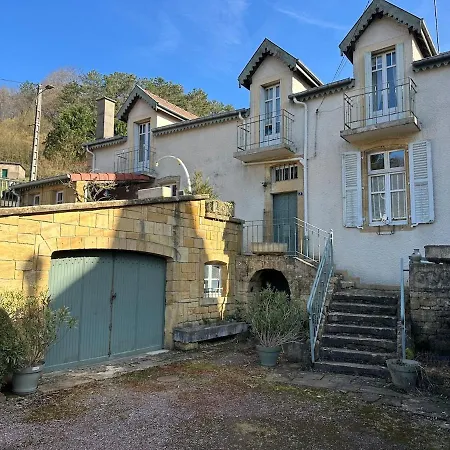 Holiday home La Maison D'emilia Verdure Et Murmure De L'eau Viviers-sur-Chiers